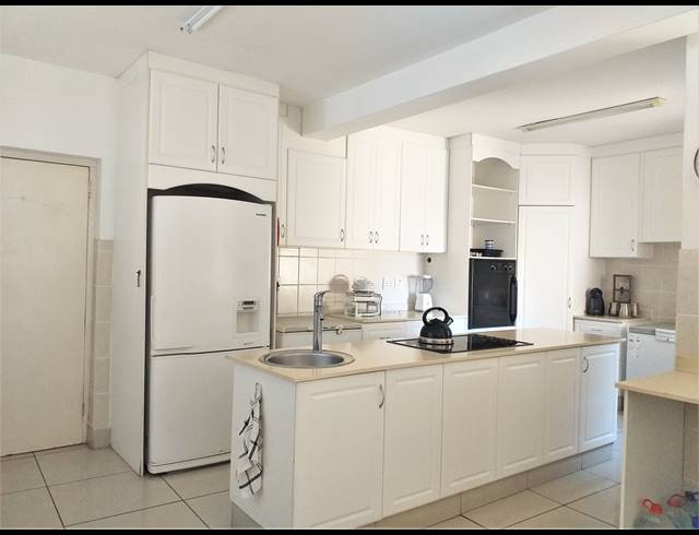 6 BEDROOM HOUSE FOR SALE IN ATHLONE PARK